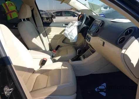 2012 Volkswagen Tiguan Se из США, поврежденный, VIN WVGAV7AX8CW521460